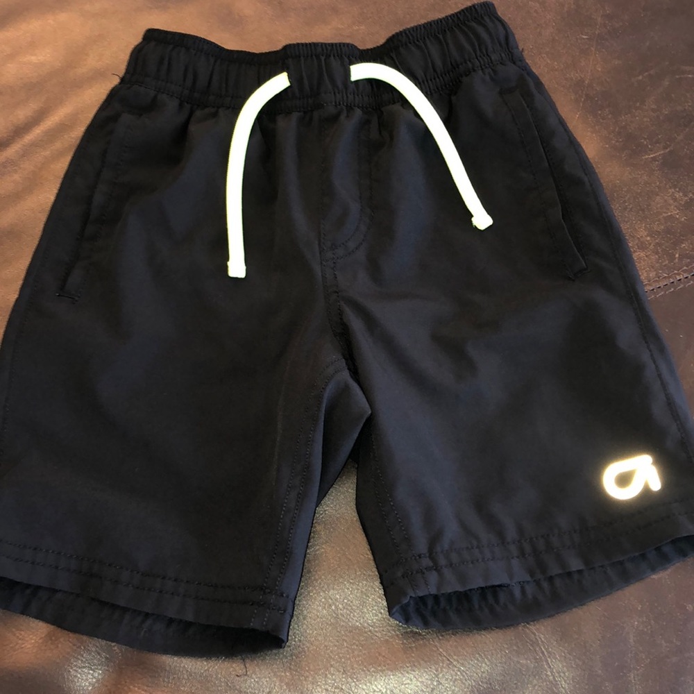 Boys GapFit black shorts